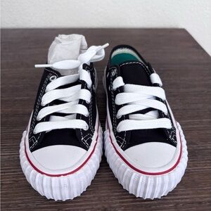 Pf Flyers Black LOW REIS sneakers in kids size 11